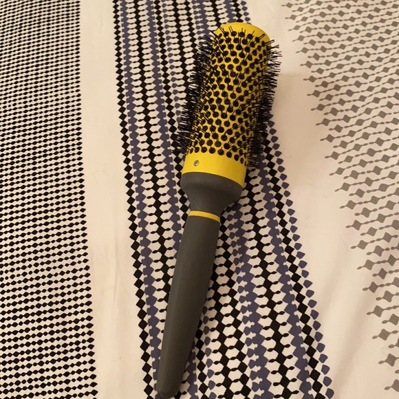 Drybar Half Pint Small Round Ceramic Brush. - Picture 4 of 4